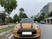 Mini Cooper G 2016 - Cần bán gấp trả nợ xe Mini Cooper đời 2016, màu vàng, tự động full option