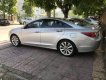 Hyundai Sonata   2011 - Cần bán Hyundai Sonata đời 2011, màu bạc, xe còn rất đẹp