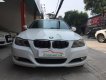 BMW 3 Series 320i 2010 - Bán xe BMW 3 Series 320i đời 2010, màu trắng, nhập khẩu nguyên chiếc