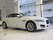 Jaguar XF 2017 - Cần bán giá xe Jaguar XF Prestige 2.0, màu trắng, bảo hành, hotline 0932222253