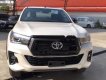 Toyota Hilux   2018 - Cần bán Toyota Hilux năm 2018, số sàn