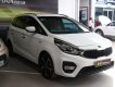 Kia Rondo 2.0MT 2017 - Bán xe Kia Rondo 2.0MT đời 2017, màu trắng, giá tốt