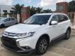 Mitsubishi Outlander 2.0 CVT Premium 2018 - Cần bán Mitsubishi Outlander 2.0 CVT Premium đời 2018, màu trắng, giá tốt