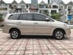 Toyota Innova 2.0 E 2015 - Bán xe Toyota Innova 2.0 E sản xuất năm 2015, màu vàng cát, 598tr