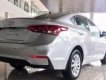 Hyundai Accent AT 2018 - Bán xe Hyundai Accent AT sản xuất năm 2018, màu bạc, giá chỉ 555 triệu