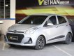 Hyundai Grand i10 1.2AT 2017 - Cần bán Hyundai Grand i10 1.2AT sản xuất năm 2017, màu bạc, giá tốt