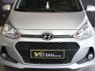 Hyundai Grand i10 1.2AT 2017 - Cần bán Hyundai Grand i10 1.2AT sản xuất năm 2017, màu bạc, giá tốt