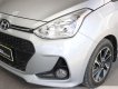 Hyundai Grand i10 1.2AT 2017 - Cần bán Hyundai Grand i10 1.2AT sản xuất năm 2017, màu bạc, giá tốt