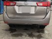 Toyota Innova  2.0E  2018 - Bán Toyota Innova 2.0E năm sản xuất 2018, màu xám số sàn
