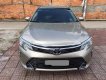 Toyota Camry 2.0E AT 2018 - Bán xe Toyota Camry 2.0E AT đời 2018, màu vàng cát như mới, giá tốt