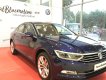 Volkswagen Passat Hight 2017 - Bán Volkswagen Passat Hight năm sản xuất 2017, màu xanh lam, nhập khẩu nguyên chiếc