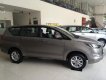 Toyota Innova  2.0E MT 2018 - Bán ô tô Toyota Innova đời 2018, màu xám, giá tốt