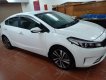 Kia Cerato 1.6 MT 2018 - Bán Kia Cerato 1.6 MT đời 2018, màu trắng số sàn