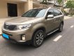 Kia Sorento 2017 - Gia đình cần bán kia Sorento 2017, số tự động, màu vàng cát