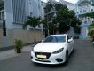 Mazda 3 AT 2018 - Bán gấp Mazda 3 2018 màu trắng, chính chủ, xe đi 22000 km