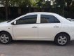 Toyota Vios   2010 - Bán Toyota Vios năm sản xuất 2010, màu trắng xe gia đình