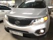 Kia Sorento 2.4MT 2012 - Bán Kia Sorento 2.4MT màu bạc, số sàn, 7 chỗ, máy xăng, sản xuất 2012, full options