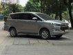 Toyota Innova 2.0E 2017 - Gia đình bán Toyota Innova 2.0E năm sản xuất 2017, màu xám, 675 triệu