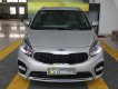 Kia Rondo 1.7AT 2017 - Cần bán Kia Rondo 1.7AT sản xuất năm 2017, màu bạc, giá 736tr