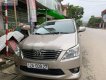 Toyota Innova 2012 - Bán Toyota Innova sản xuất 2012, màu vàng, xe gia đình