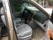 Kia Carnival 2008 - Cần bán lại xe Kia Carnival năm sản xuất 2008, màu vàng, sơn zin, máy êm