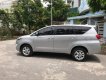 Toyota Innova 2.0E  2018 - Bán xe Toyota Innova 2.0E 2018, số sàn, màu ghi bạc, màu này rất sang trọng và đẹp