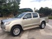 Toyota Hilux E 2014 - Bán Toyota Hilux E năm 2014, màu bạc, xe nhập số sàn 