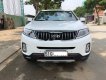 Kia Sorento 2017 - Cần bán lại xe Kia Sorento 2.4AT năm sản xuất 2017, màu trắng, giá tốt