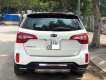 Kia Sorento 2017 - Cần bán lại xe Kia Sorento 2.4AT năm sản xuất 2017, màu trắng, giá tốt