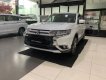 Mitsubishi Outlander 2.0 CVT Premium 2019 - Bán Mitsubishi Outlander 2019, màu trắng, xe lắp ráp 3 cục linh kiện 100% nhập khẩu từ Nhật Bản