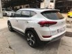 Hyundai Tucson 2018 - Bán Hyundai Tucson sản xuất năm 2018, màu trắng xe nguyên bản