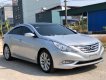Hyundai Sonata 2011 - Cần bán Hyundai Sonata sản xuất 2011, màu bạc, xe nhập chính hãng