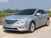 Hyundai Sonata 2011 - Cần bán Hyundai Sonata sản xuất 2011, màu bạc, xe nhập chính hãng