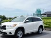 Toyota Highlander 2015 - Cần bán gấp Toyota Highlander đời 2015, màu trắng, xe nhập chính chủ