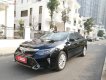 Toyota Camry 2018 - Bán ô tô Toyota Camry đời 2018, màu đen xe còn mới nguyên