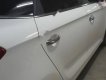 Kia Rondo   2016 - Cần bán lại xe Kia Rondo đời 2016, màu trắng xe còn mới lắm