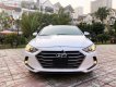 Hyundai Elantra   2019 - Cần bán gấp Hyundai Elantra năm sản xuất 2019, màu trắng xe còn mới lắm