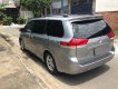 Toyota Sienna   2011 - Bán Toyota Sienna AT sản xuất năm 2011, màu bạc còn mới, giá tốt