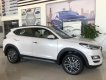 Hyundai Tucson 1.6 Turbo 2020 - Hyundai Huế - Bán gấp chiếc Hyundai Tucson 1.6 Turbo 2019, màu trắng, 912 triệu