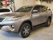 Toyota Fortuner 2019 - Bán xe Fortuner dầu tự động, màu trắng 2019