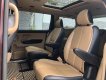 Kia Sedona 2017 - Cần bán gấp Kia Sedona đời 2017, màu đỏ, xe gia đình