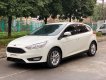 Ford Focus 2018 - Cần bán gấp Ford Focus sản xuất 2018, màu trắng