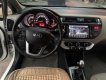 Kia Rio   2017 - Cần bán lại xe Kia Rio đời 2017, màu trắng, nhập khẩu