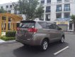 Toyota Innova   2017 - Cần bán Toyota Innova đời 2017, màu xám, số sàn, 596tr