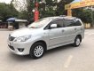 Toyota Innova 2013 - Bán ô tô Toyota Innova 2.0EMT năm sản xuất 2013, màu bạc còn mới, giá 435tr