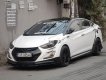 Hyundai Elantra 2015 - Cần bán gấp Hyundai Elantra đời 2015, màu trắng