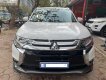 Mitsubishi Outlander 2.0 Premium 2019 - Cần bán lại xe Mitsubishi Outlander 2.0 Premium năm sản xuất 2019, màu trắng giá cạnh tranh