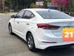 Hyundai Elantra   2017 - Cần bán gấp Hyundai Elantra năm 2017, số sàn