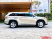 Toyota Highlander 2016 - Bán xe Toyota Highlander năm sản xuất 2016, màu vàng, nhập khẩu nguyên chiếc