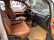 Hyundai Starex     2005 - Cần bán xe Hyundai Starex năm 2005, màu bạc số tự động, 195tr